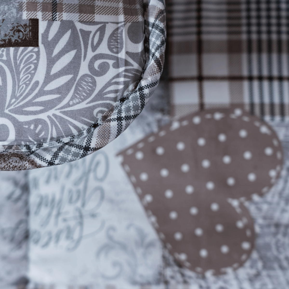 Zelesta Comfort Design 4-Season Duvet - Patchwork Hearts image