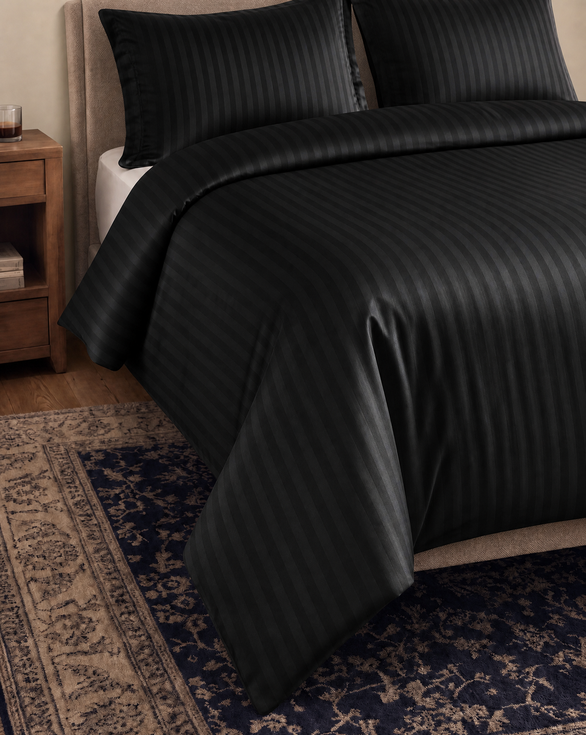 Zelesta Deluxe Hotel Stripe Nahtlose Satin-Baumwolle Bettdecke - Schwarz