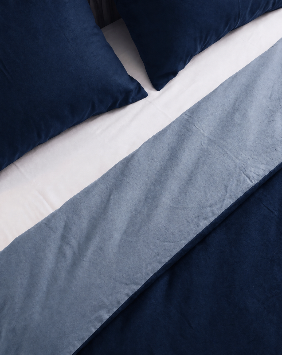 Zelesta Comfort Duo Nahtlose Bettdecke - Blau & Marineblau
