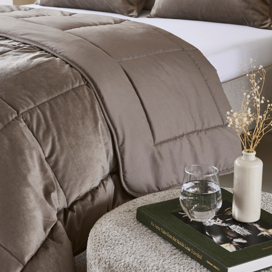 Couette spéciale en velours Zelesta - Taupe
