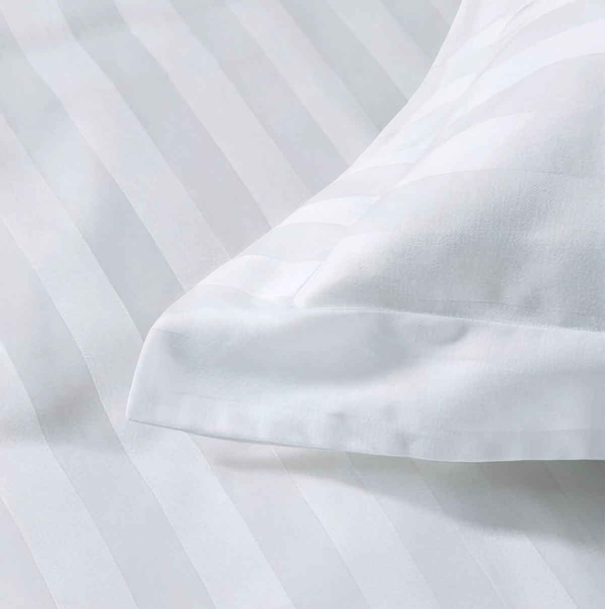 Zelesta Deluxe Hotel Stripe Satin Cotton Couette - Blanc