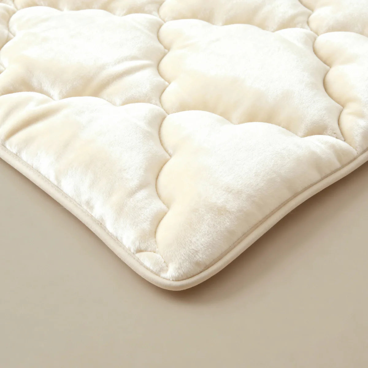 Couette uni en flanelle spéciale Zelesta - Beige